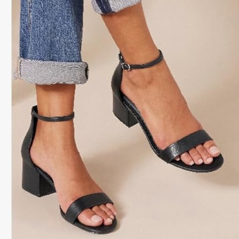 Amazon Essentials Women's Two Strap Heeled Sandal